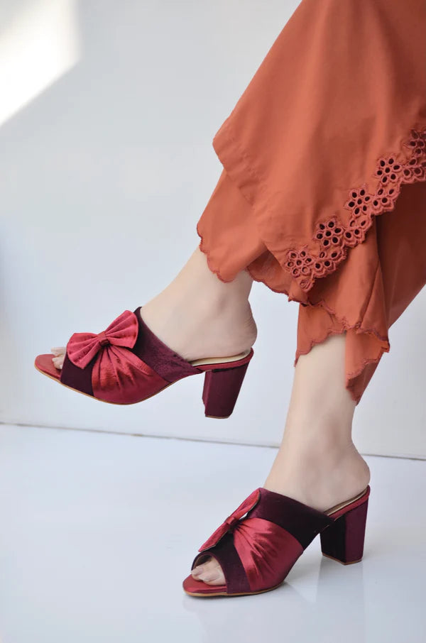 Elegant Velvet Bow Block Heel Mules – Luxe Texture, Feminine Charm