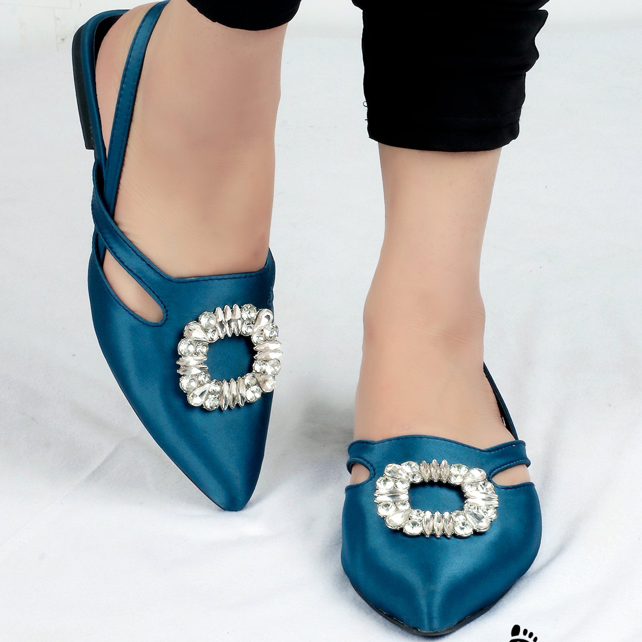 T-straps pumps