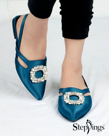 T-straps pumps